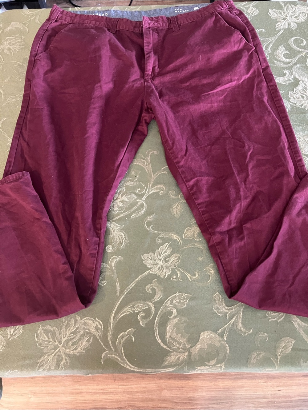 Bullhead Slim pants in Wine Red